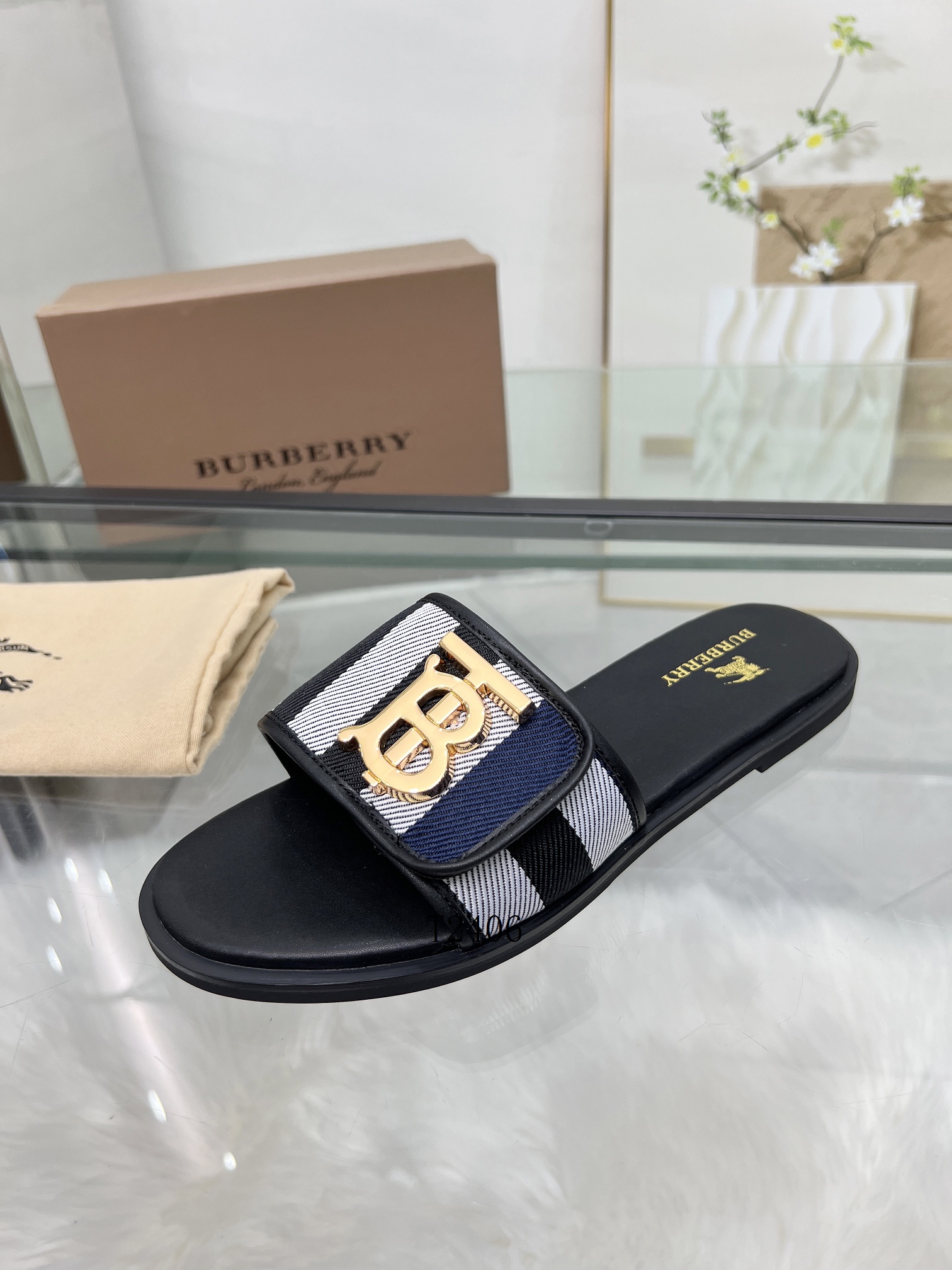 Burberry sz35-43 02